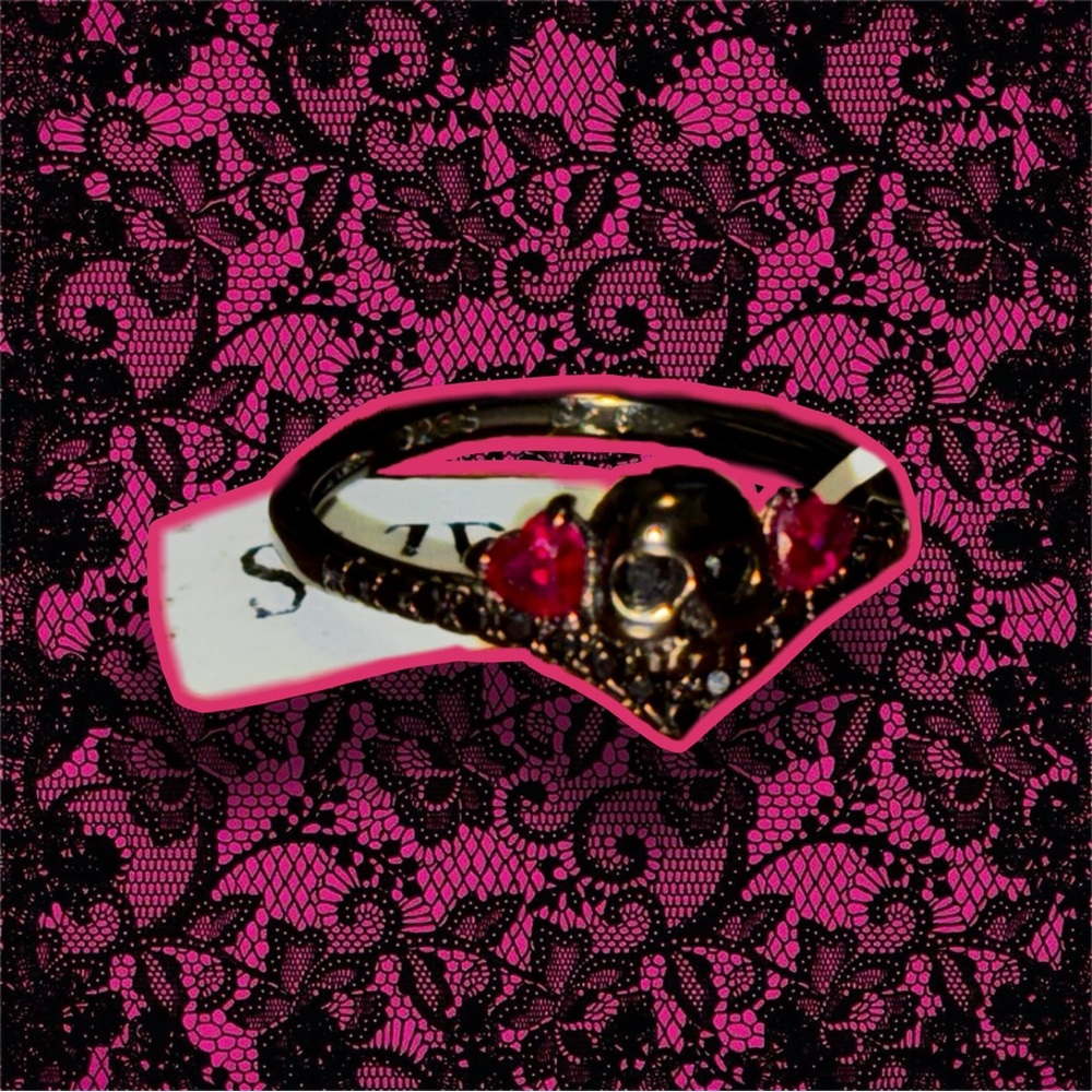 925 Sterling Silver Plum Red and Black Skull
Ring - Size 6